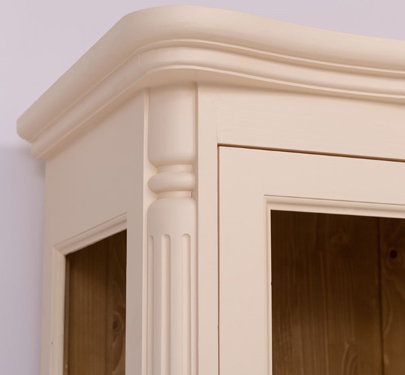 vitrine-collection-baroque-largeur-112cm-pin-massif-personnalisable-lokimob-LM653-L025-C002