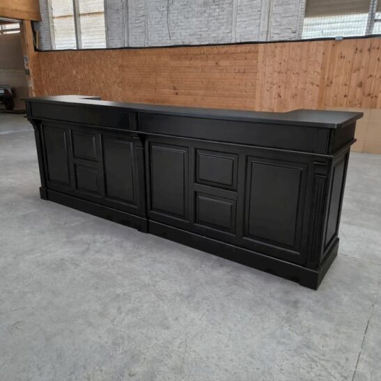 Comptoir vintage 300 cm en pin massif noir pour accueil et boutique