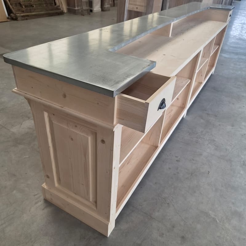 Grand comptoir en bois brut avec plateau zinc acier lokimob