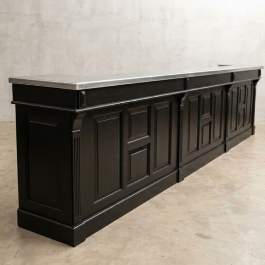 Grand comptoir vintage 510 cm en pin massif noir et plateau zinc