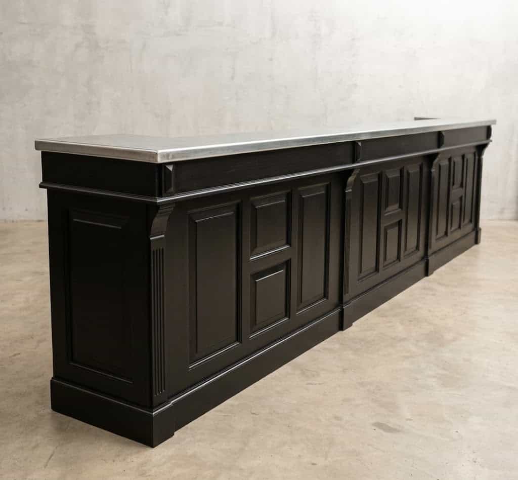 Grand comptoir vintage 510 cm en pin massif noir et plateau zinc